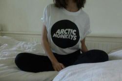 zu-kurze-jugend:  Arctic Monkeys. on We Heart