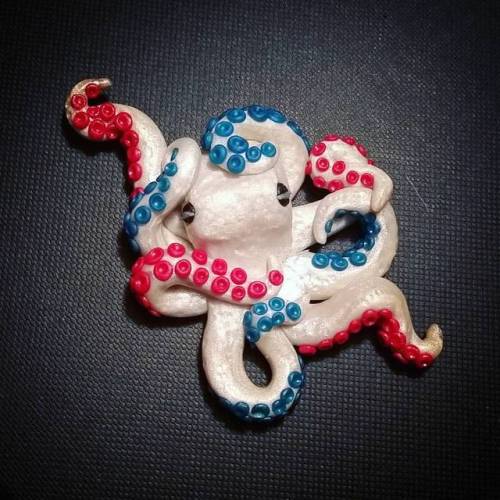 “Patriotic Octopus” for Independence Day #patriotic #octopus #polymerclay #4thofJuly #redwhiteandblue #independenceday