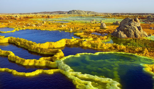 jackiewinters: starrattleronfire: jedavu: Unbelievable Places That Look Like They’re From Anot