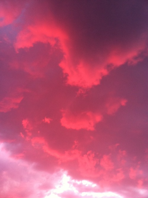 astrohaute:  4•26•14 cotton candy clouds and rain