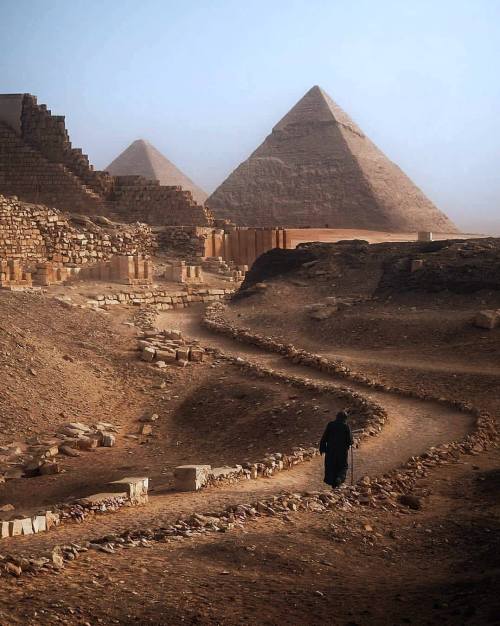 henk-heijmans:Great Pyramid of Giza, Necropolis,