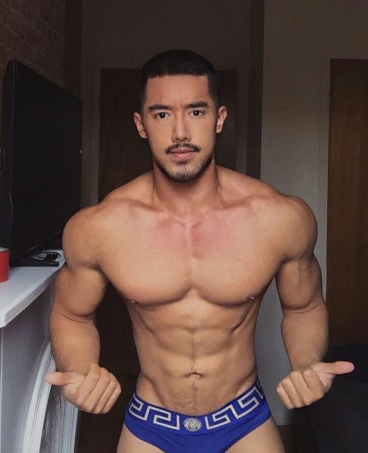 asiaticos-hot-guys:  Acecee_