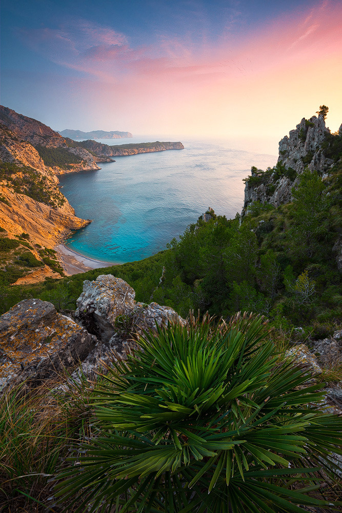 theencompassingworld:  obscvred:  Source | Photographer  The World Around Us