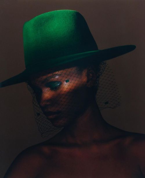 Green or Gold✨ Repost @marquisperkins • @eftagine in hats by @ashakagivens | Makeup @_leewill | Ligh