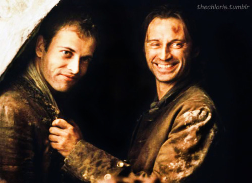 plumb-boxx:thechloris:Robert Carlyle and Jonny Lee Miller BTS - Plunkett and MacleaneI seriously lov