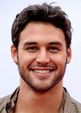 iliketooverratetheunderrated:  Ryan Guzman