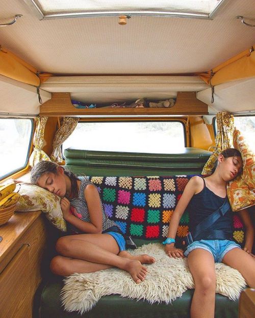 @summerofseventyfive #vangirls #vangirlsrule #vanlife #vanlifediaries #modernnomads #girlpower #vang