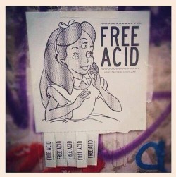 ambersilky:  Eat acid see God, 🤘🏼👽👁 