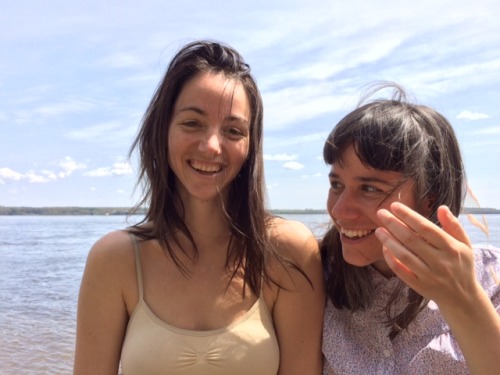 Yesterday with my sister by the fleuve in Deshambault, near where i grew up. Summer is here at last!