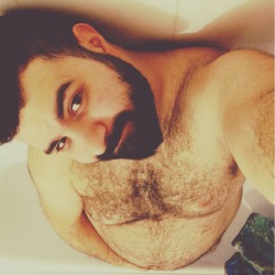 kabutocub:  furfulbear:  I kinda like this angle😁 here’s a late showersunday and few weeks old tbt  GORGEOUS. wow. 