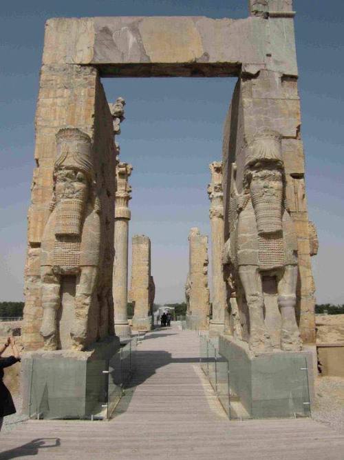 ancientorigins:The entrance to the ancient city of Persepolis in Iran