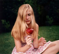 sixv:Kirsten Dunst as Lux Lisbon in The Virgin Suicides (1999)