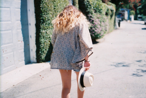 bloomela:  marmalade—sky:  bambed:  ✩more bambi//indie here ✩  q’d - in Greece ☀