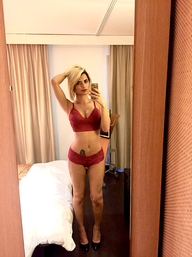 shemalesbigcocks:  http://shemalesbigcocks.tumblr.com/ 