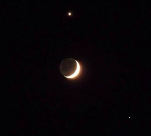 ofthemoons:jupiter and venus keeping the moon company