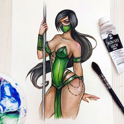 Jade  I first saw Jade in Mortal Kombat 3 and her emerald costume won my heart pierced by her spear.