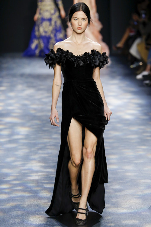 skaodi:Isis Bataglia at Marchesa Fall 2016New York Fashion Week.