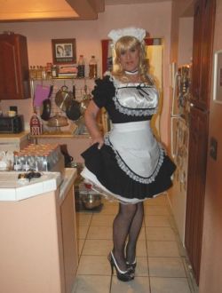305camila:  sissydonna:  amarriedsissy:  gemmgqsprettysissies:  “Hello Daddy. What can I do for you today ?”  Always enjoyable to be a sissy maid!  Where Boys Will Be Girls  I want this life 🎀🎀🎀 