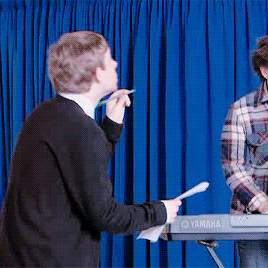 abovethethroat:martin freeman as a teacher is so precious i might cry :: ‘nativity!’, 2009