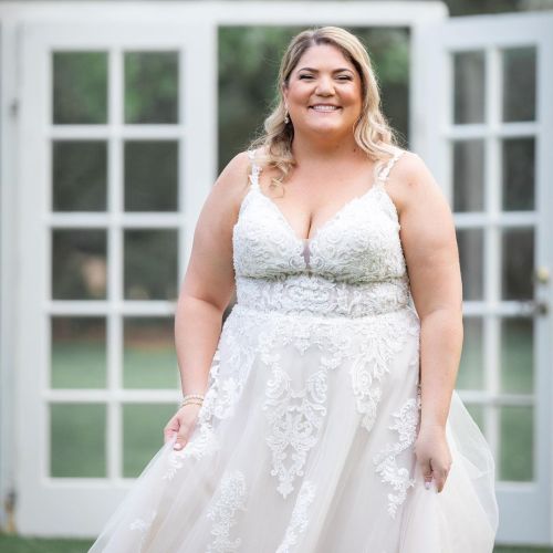 Wanna be featured on Pretty Pear Bride? ⁣ ⁣ We’ve gotten some amazing submissions in lately and love