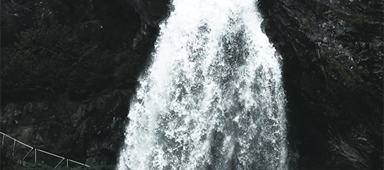 03ba2765e11bc8c89d2cfe5936a903779e3919fe.gif
