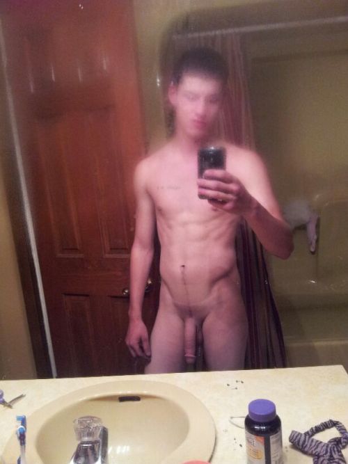 nakedguysfromkik:  :)