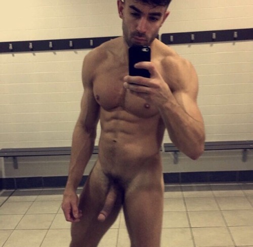 brkmyfa11:  Follow him insta @matty553