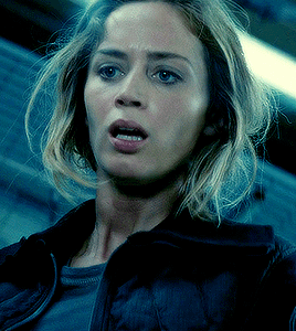 thefingerfuckingfemalefury:wyrddragon:rdj:Emily Blunt as Rita Vrataski in Edge of Tomorrow (2014) di