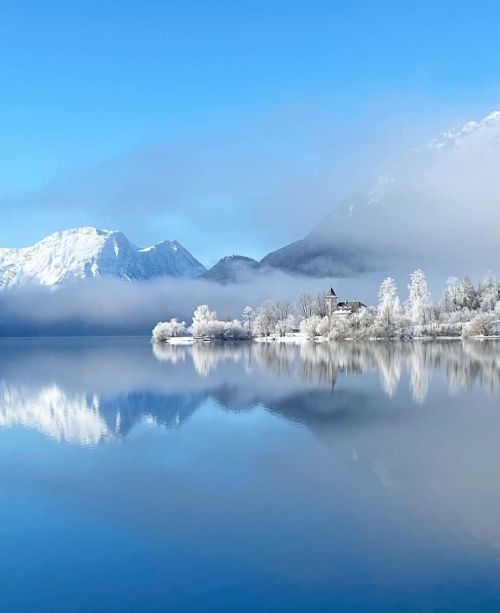 Ein fabelhafter Winter am Grundlsee im Salzkammergut © @foeni63#weloveaustria #lake #nature #ooste