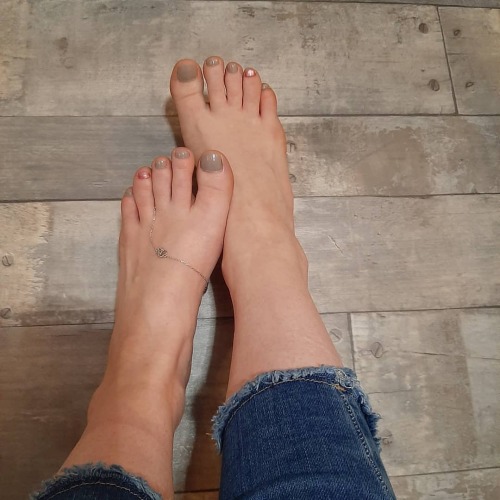 #feet #foot #toes #fußmodel #barefeet #cutefeet #prettyfeet #prettytoes #prettysoles #füße #soles #c