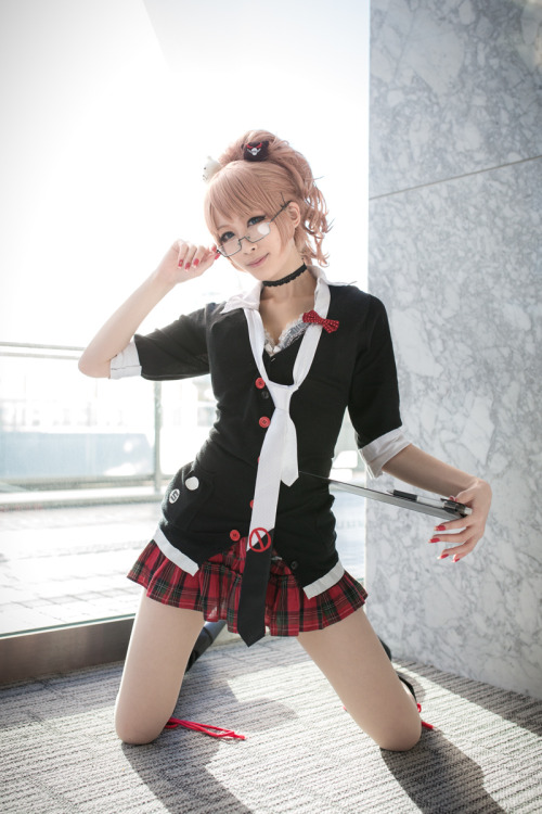 Junko Enoshima (Looney school-teacher mode) - たまご (the same girl who cosplay-ed Kyoko kirigiri)