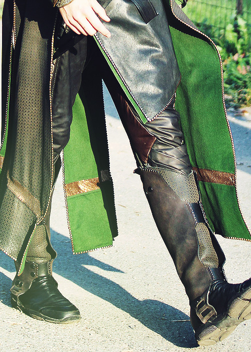 warheartcob:  2/100 pictures of Tom Hiddleston 