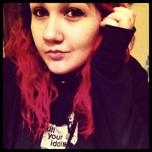 ianthe:  Kill your idols. Unless your idol is me. Protect me at all cost. #me #selfie #cute #pinkhair #dontcare  I have adorable friends.