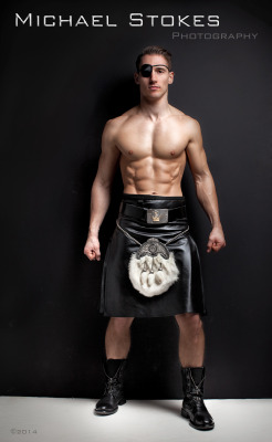 michaelstokes:  Scotsman in leather kilt