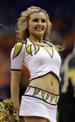 robinwilde:  hot-cheerleader-girls:  Cheerleader