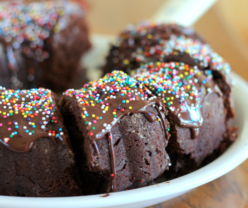 alloftheveganfood:  Vegan Cake Round Up Vegan Vanilla Cake Vegan Avocado Chocolate