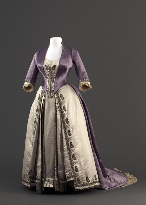 fashionsfromhistory:Robe à transformationHouse of Worth1885-1890Palais Galliera