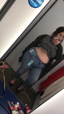 littleyellowspider: The biggest size pants and they’re too snug 🐷🐷🐷 