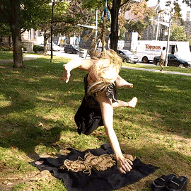 leatherlacedbass: hellcatazurarose:  Spin spin rope gifs!  Wow I love this I need