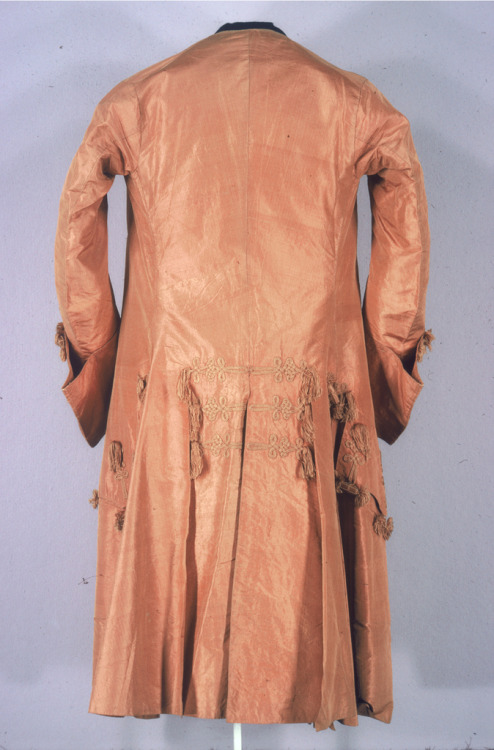 thegentlemanscloset:Coat, English, 1701-1750. Flame-colored taffeta, trimmed with cording and tassel