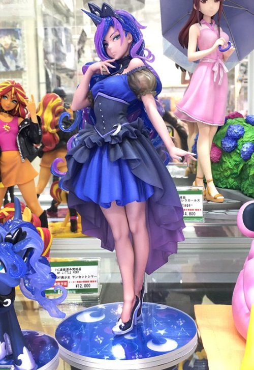 Princess Luna on display a AmiAmi in Akihabara! (And Sunset in the back!)Source
