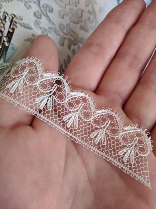 bobbinlacebliss:progress pics for Joy! (click for better quality). At just shy of 10 inches this is 