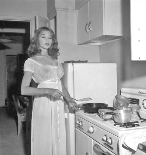 pupsnout: guardianofmore: Vikki Dougan–the model who Jessica Rabbit was, in part, based on. Ad