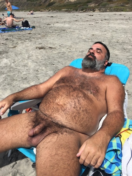 bigbarbariansuit: bearlover1974: papabear2467: Another beautiful day in San Diego GRRR  Love a Sexy 