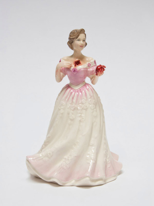 owmeex:  Jessica Harrison’s Gutsy Porcelain Exhibition 