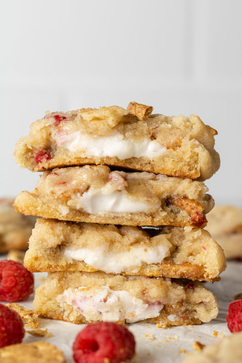 vTasty- Visually Tasty Food Blog Raspberry Cheesecake Cookies via Tumblr