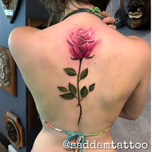 Gosto muito de tatuar flores, mas muito mesmo, mais do que comer chocolate! será? Hahahaha #saddamta