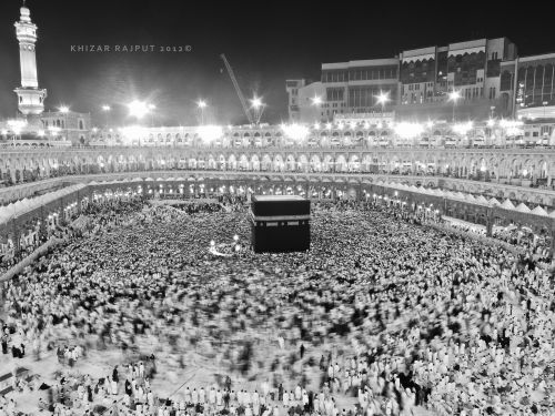 Masjid al-Haram and the Ka`ba at Nightwww.IslamicArtDB.com » Islamic Architecture » Saudi Arabia » Makkah (Mecca), Saudi Arabia » al-Masjid al-Haram in Makkah, Saudi Arabia » The Ka`ba