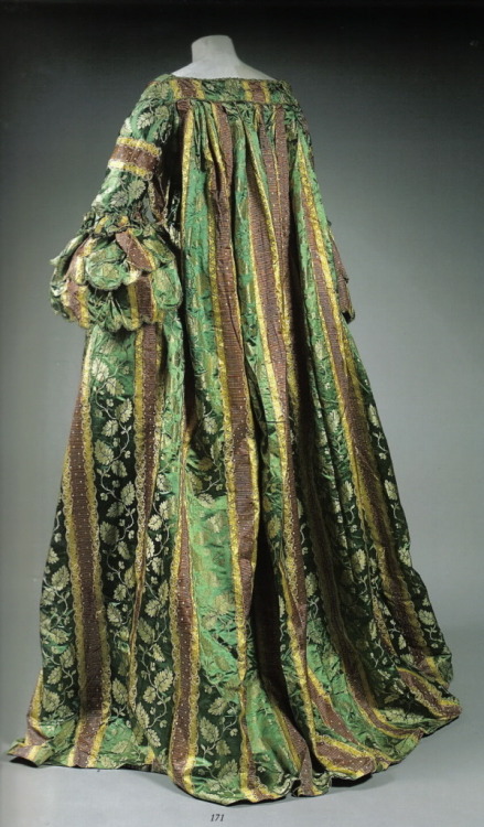 Robe battante also called robe volante, early 18th century