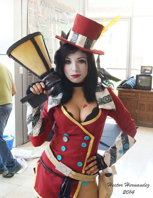 truly-madly-geekly:  More @ Truly, Madly, Geekly Amazingly Beautiful Fantasy Cosplay